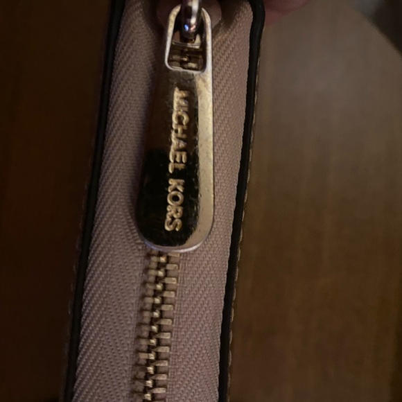 MK wristlet - Picture 4 of 6